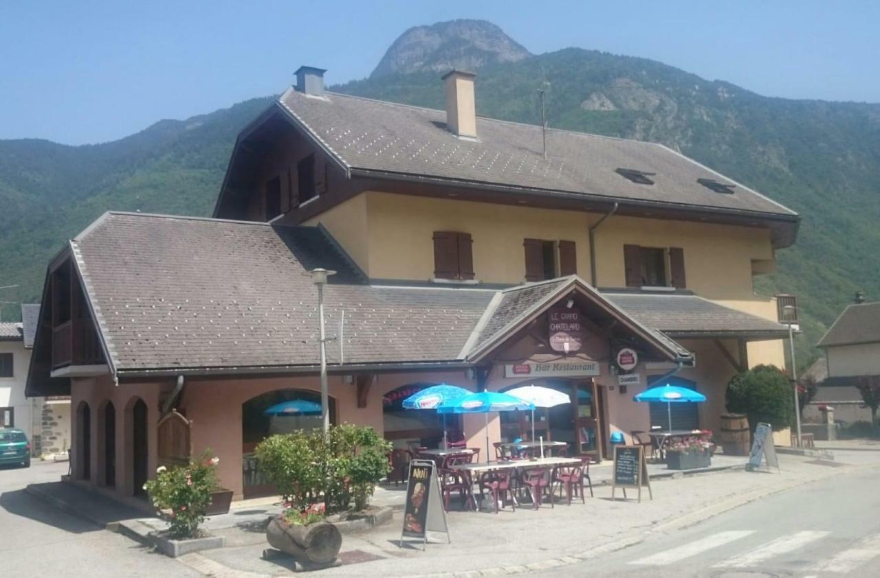 Le Grand Chatelard HÔTEL BAR RESTAURANT Sainte-Marie-de-Cuines Exterior foto